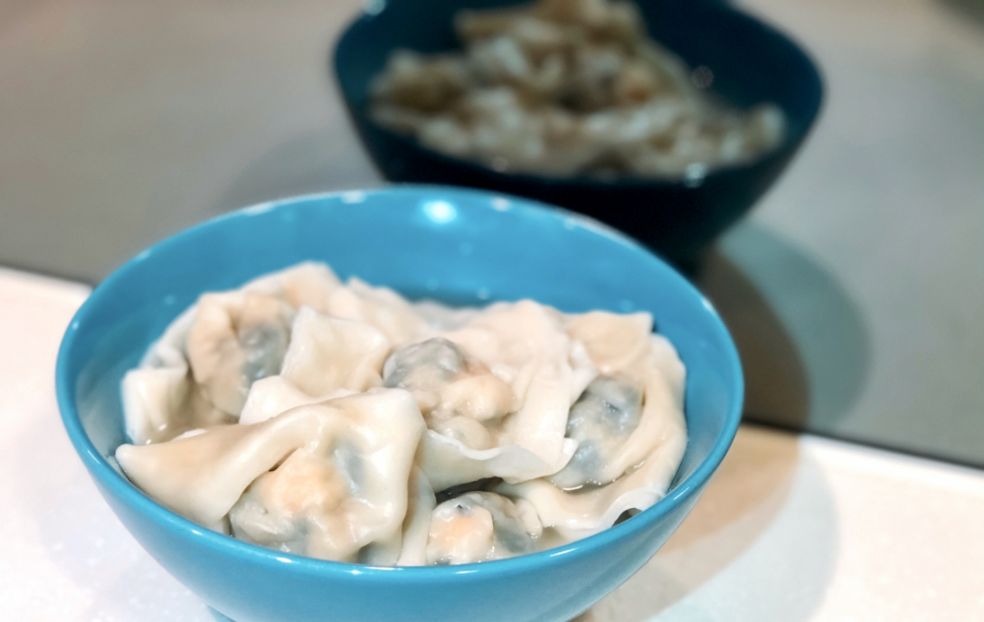 Dumplings 鮮蝦菜⾁雲吞