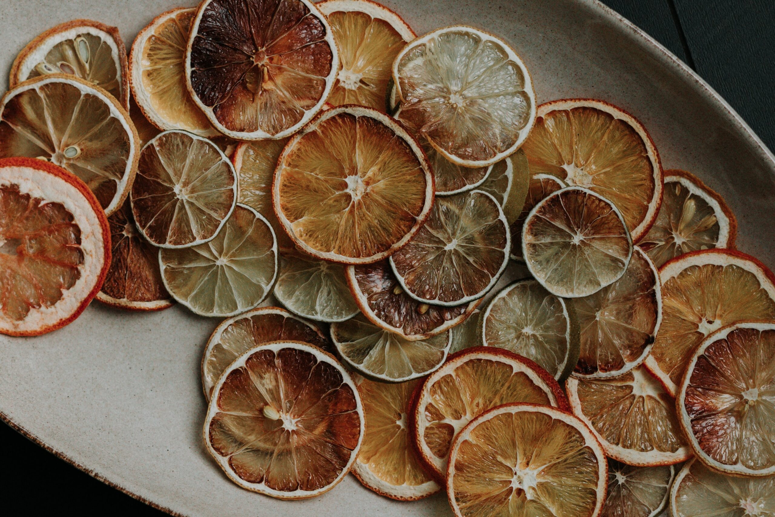 priscilla-du-preez-dKrIgSUr4MY-unsplash 薏仁檸檬茶